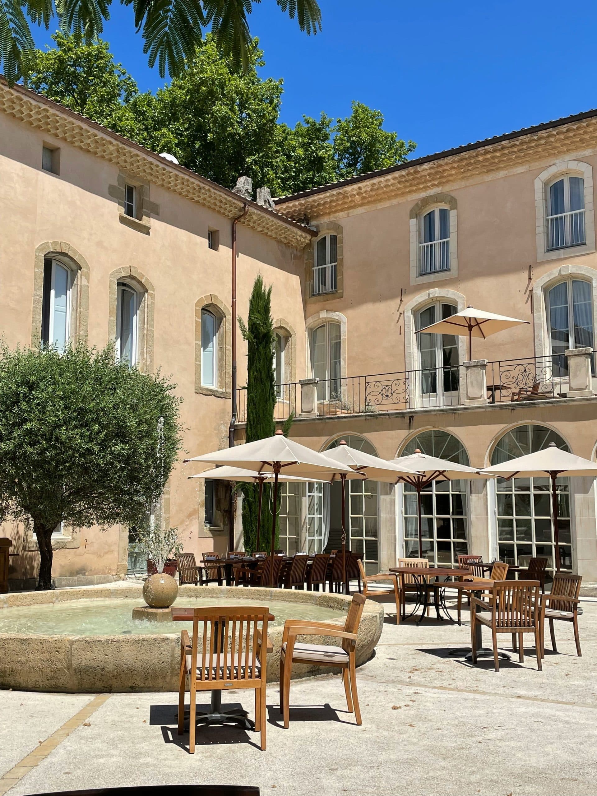 Villa avec piscine et jardin
